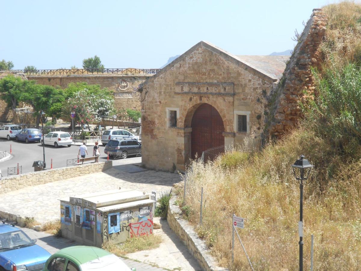 Domus Nicola Apartment Chania  ภายนอก รูปภาพ